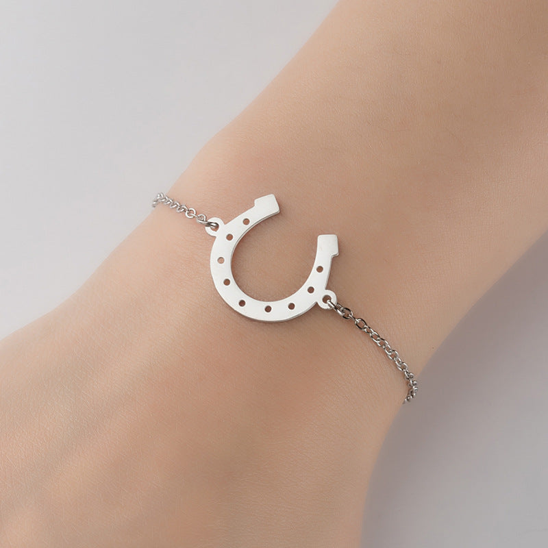 Women's Light Luxury Stainless Steel Gold Simple Lucky Horseshoe Bracelet