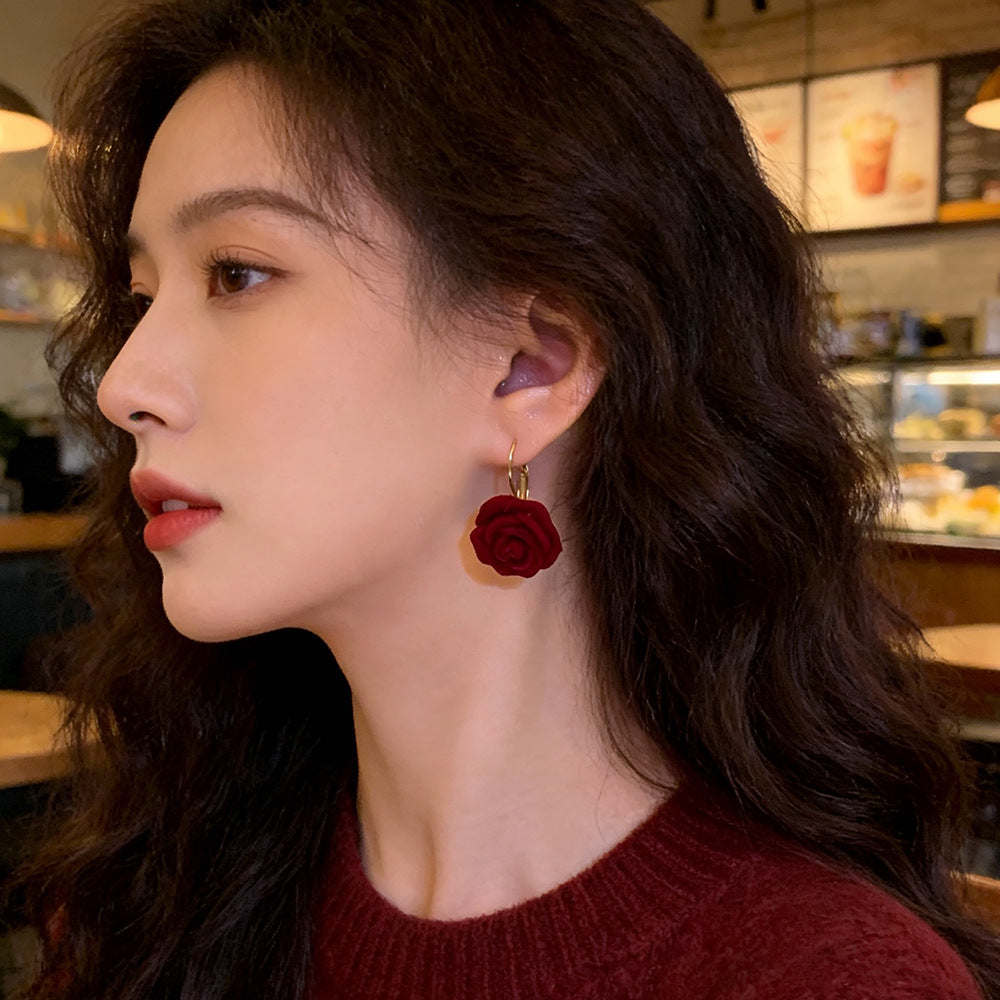 High-grade Fashion Flocking Clip Female Retro Rings