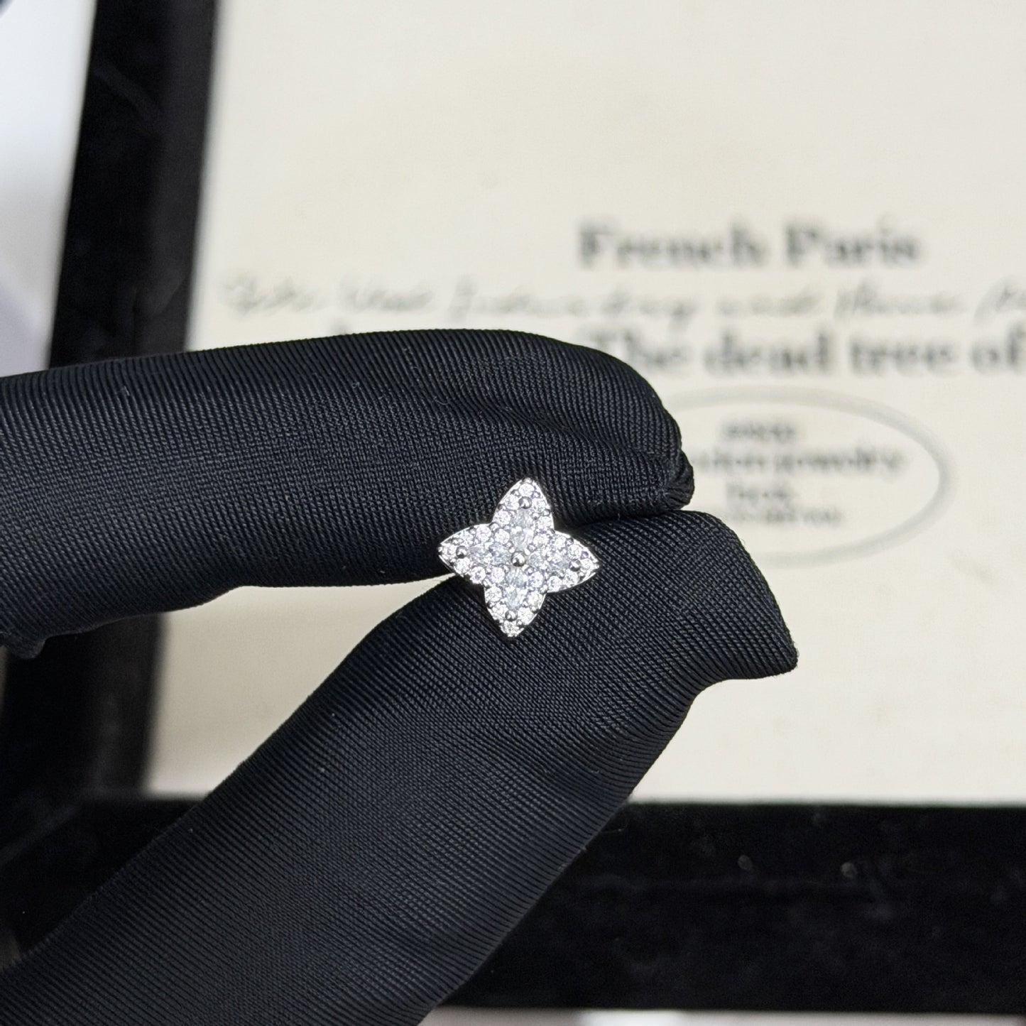 Cruciate Flower Zircon Flat Sweet Design Titanium Steel Ear Bone Earrings