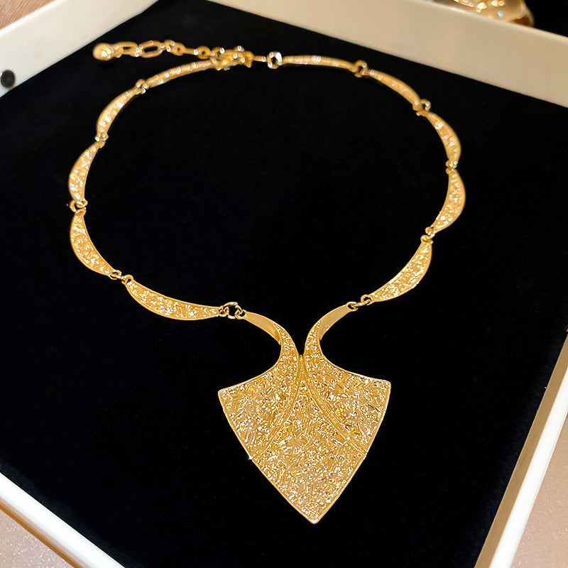 Clavicle Chain Temperament Trend Retro Easy Necklaces