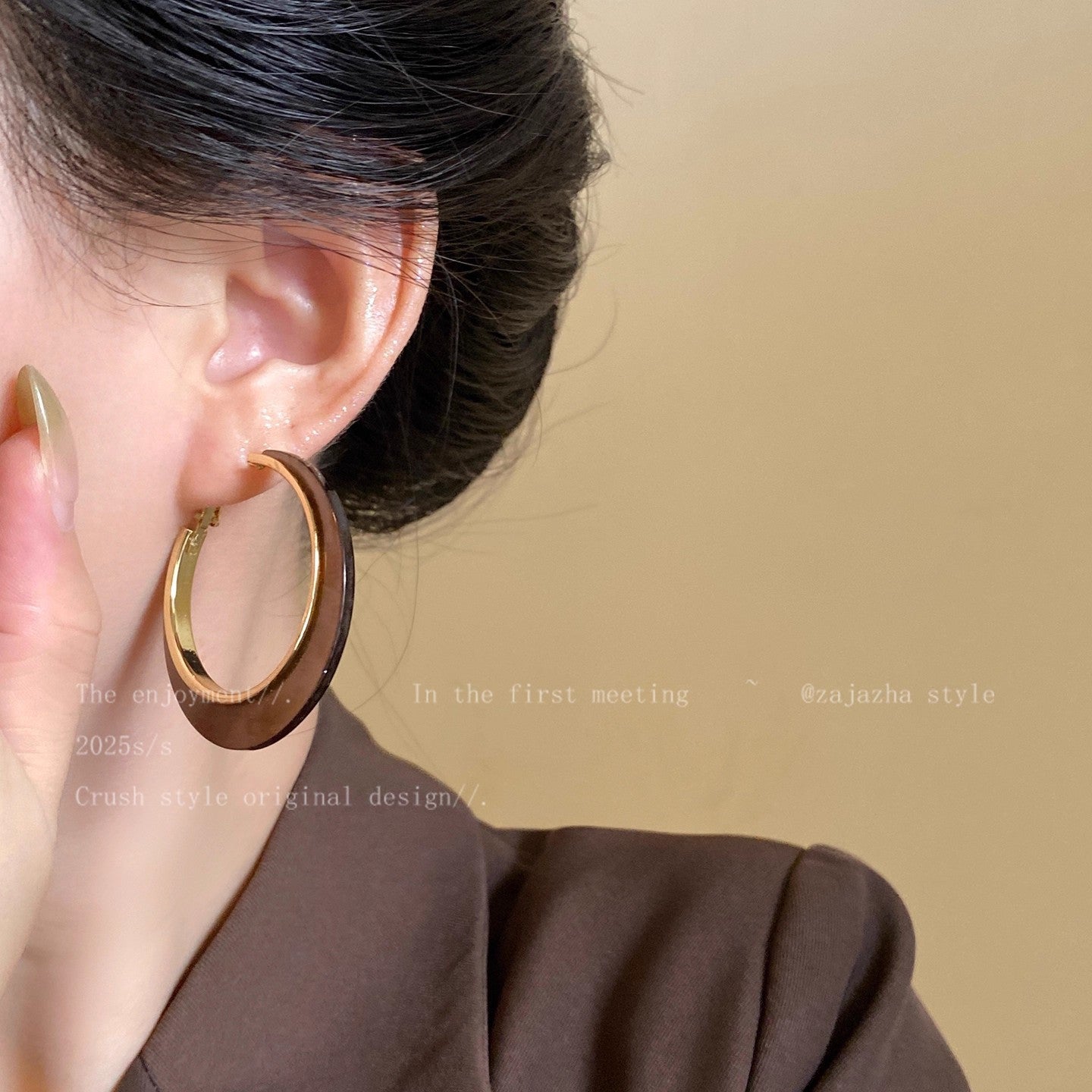 Women's Retro Coffee Color Style Light Luxury Temperament High Sense Stud Earrings