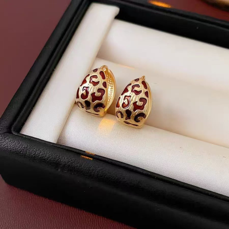 Leopard Print Oval Metal Ear Cuff Female Retro Affordable Luxury Earrings