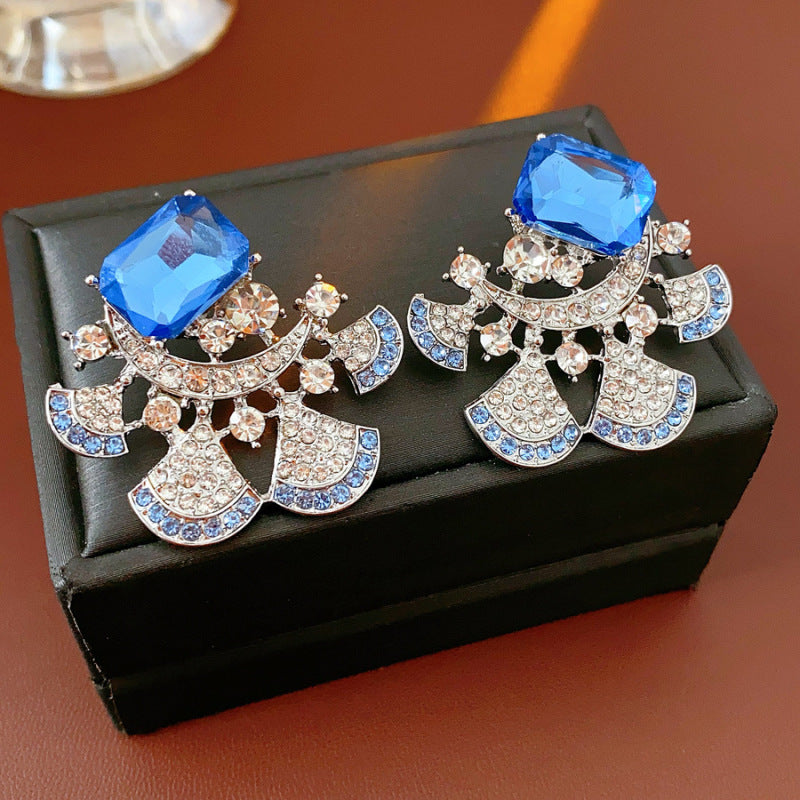 Women's Sier Needle Zircon Spiral Texture Retro Pendants