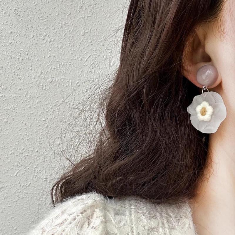 Women's Small Pink Flower Frosted Resin Knitted Oil Painting Style Earrings