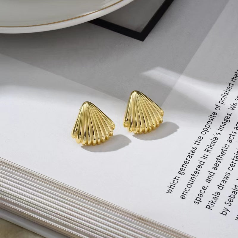 Women's Metal Fan-shaped Shell-shaped High-grade Cold Wind Sier Stud Earrings