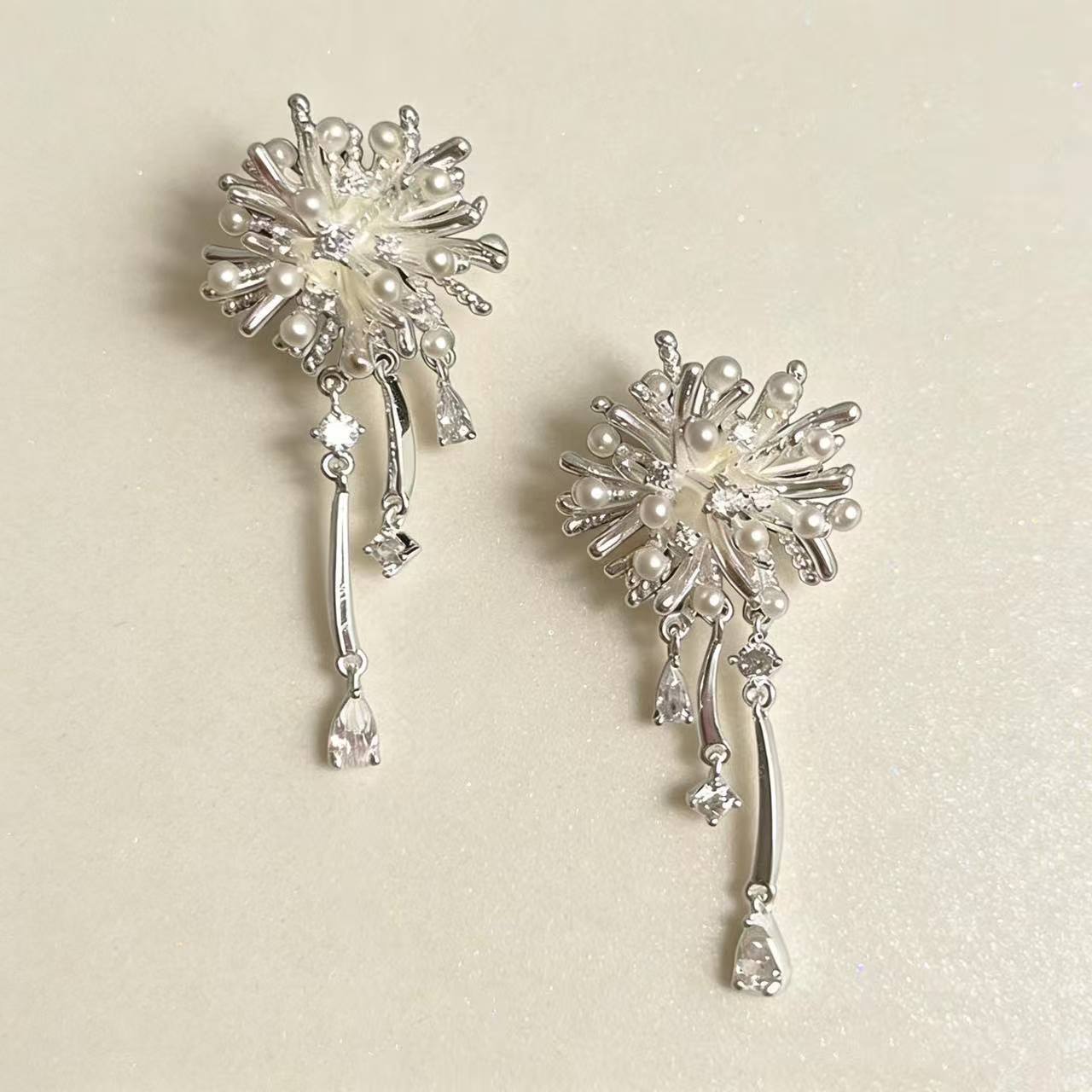 Women's Pearl Zircon Tassel Light Luxury High-grade Dignified Generous Style Earrings