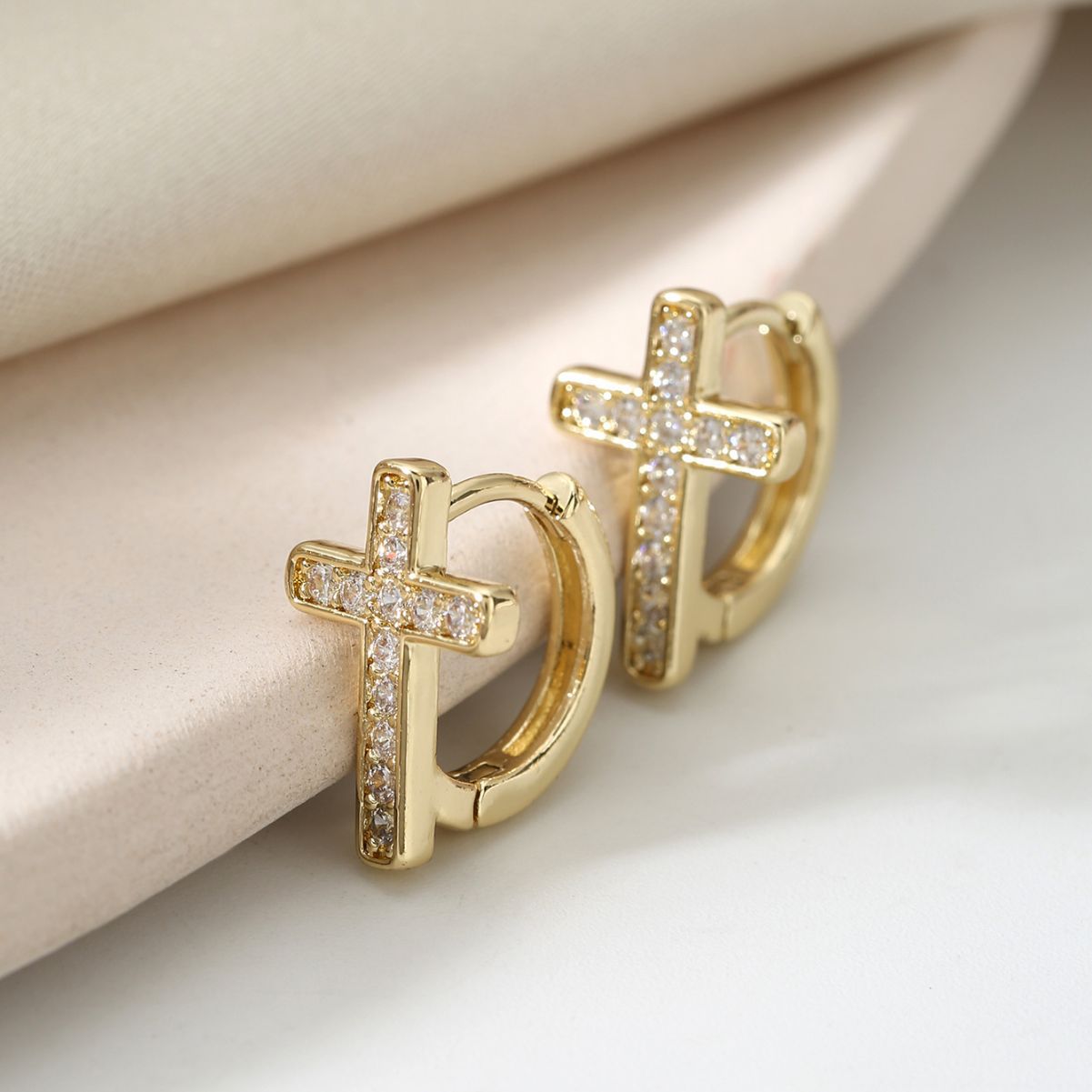 Refined Zircon Female Design High Sense Ear Personality Earrings