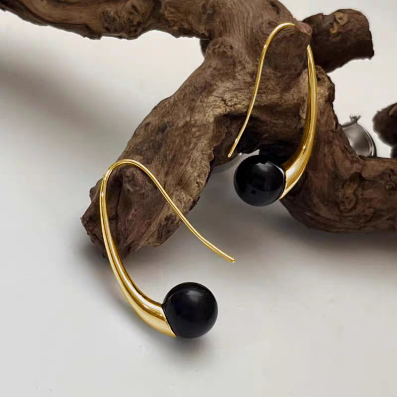 Women's Retro Simple Light Luxury High-grade Niche Temperament Wild Water Stud Earrings