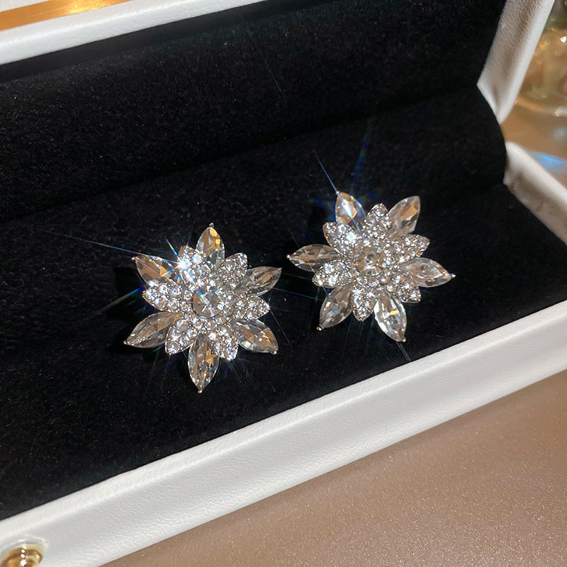 Korean Style White Zircon High-grade Simple Personalized Design Sense Earrings
