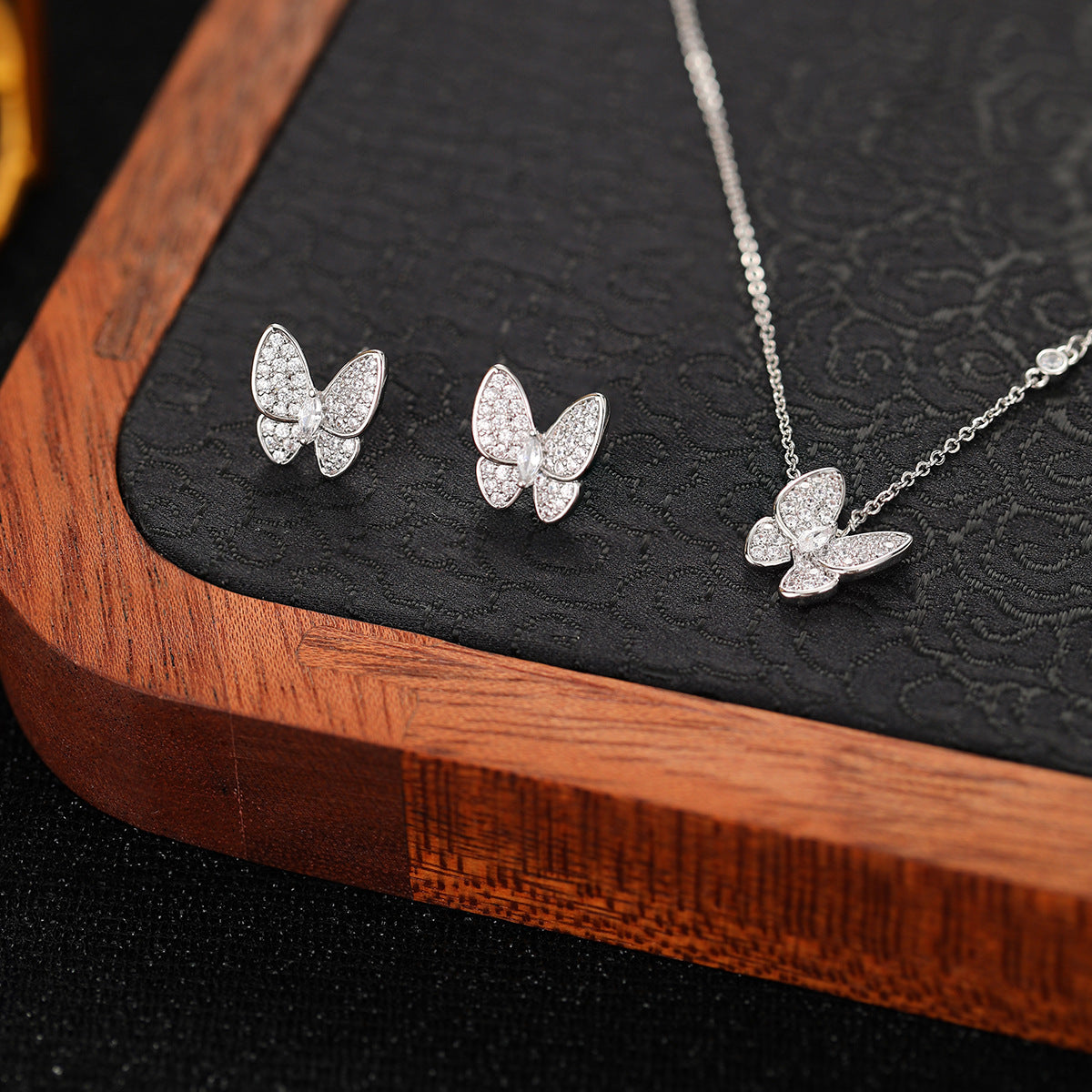 Glamorous Comfortable Two-piece Affordable Luxury Fashion Jewelry Set