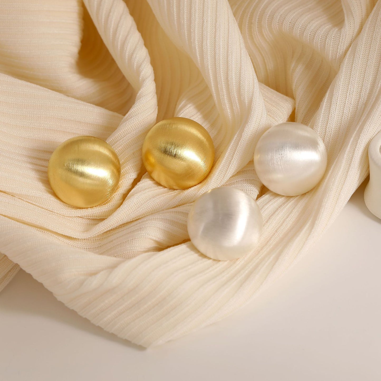 Retro Style Designer Model Brushed Ball Frosty Stylish Unique Advanced Earrings