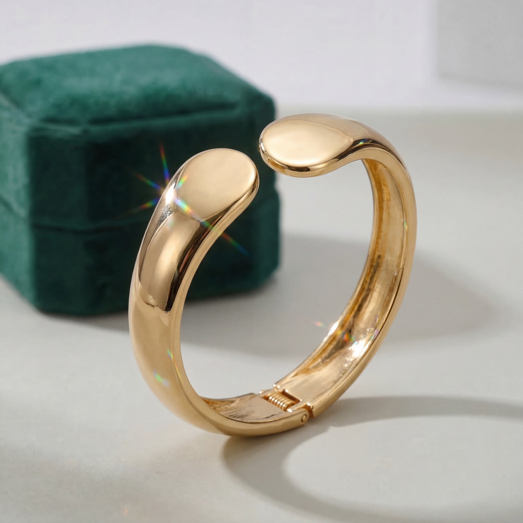 Women's Fashion Luxury Elegant Vacuum Plating Light Bracelet