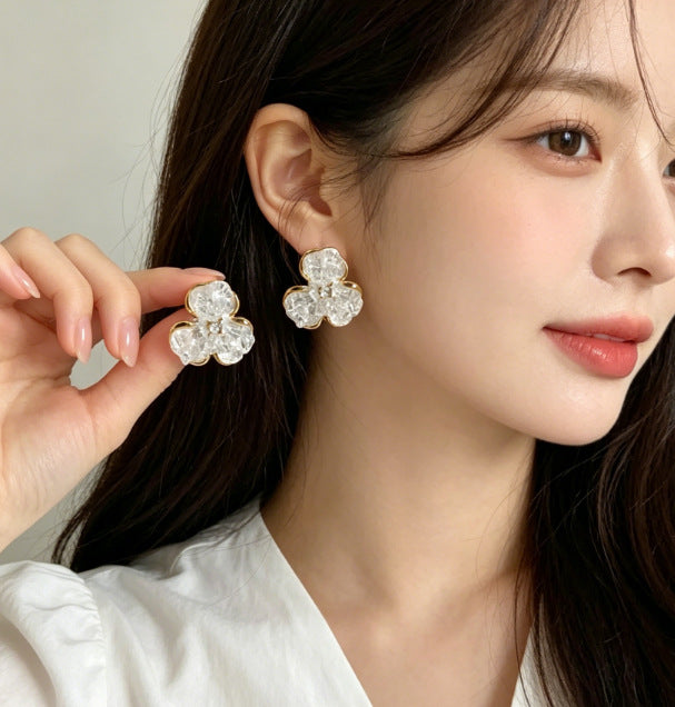 Women's Minority Design Fashionable Flower Light Luxury High-grade Temperament Earrings