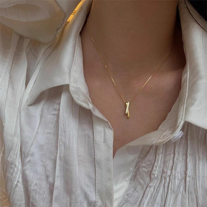 Women's Design Light Luxury Cold Style Sweater Clavicle Necklace