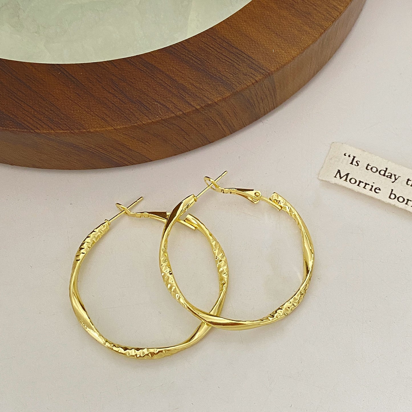 Women's Golden Light Luxury High-grade Metal Design Earrings