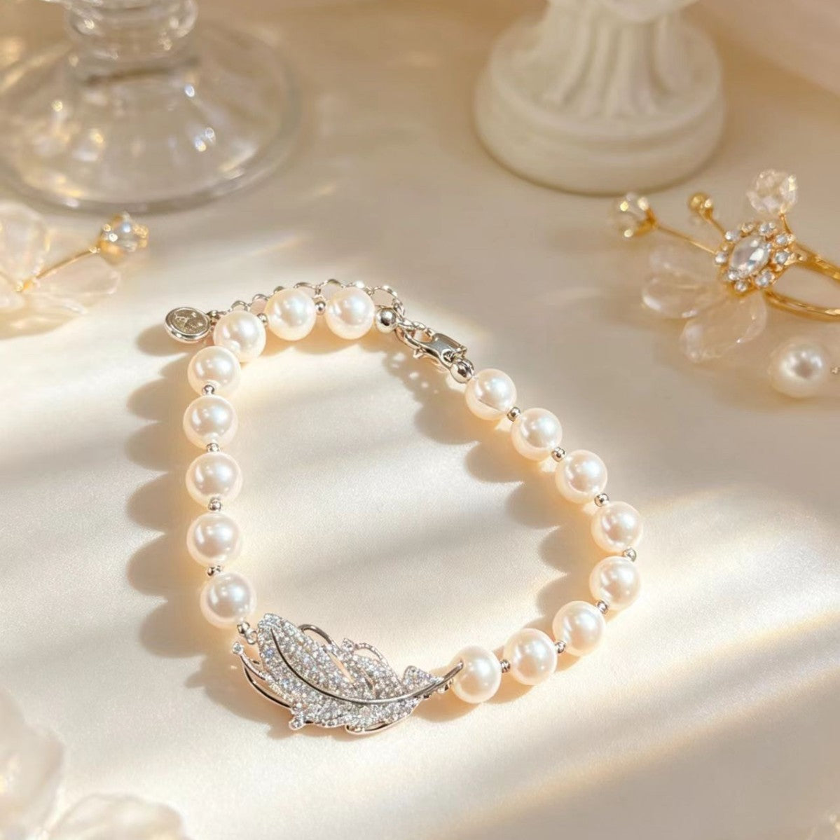 Women's Pearl Feather High-grade Affordable Luxury Fashion Temperamental Minority Bracelet
