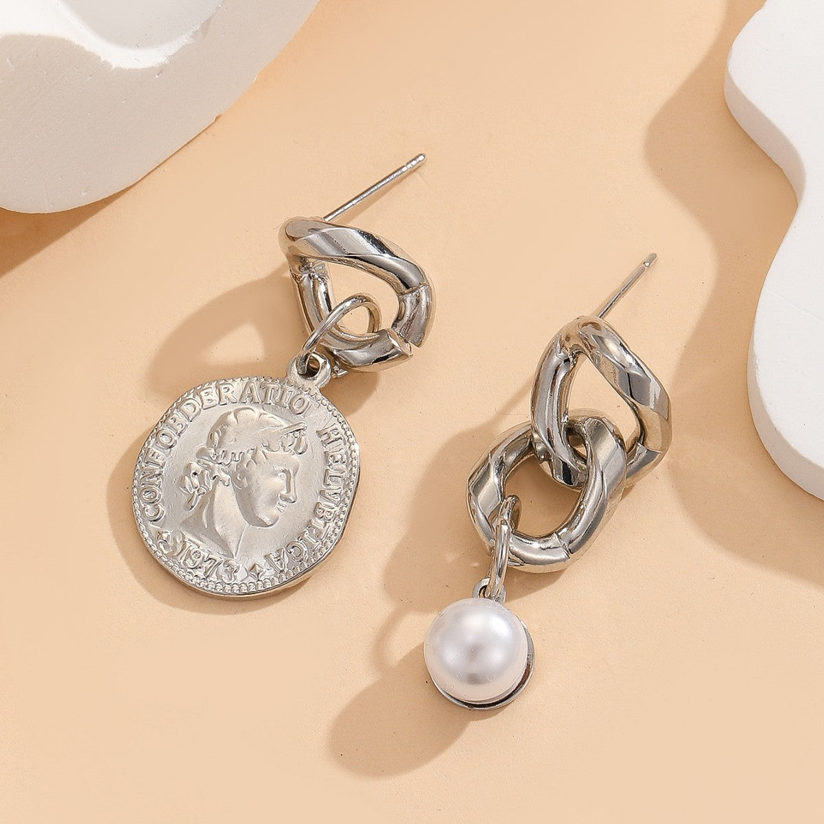 Chain Pearl Portrait Eardrops Unique Ear Niche Stud Earrings