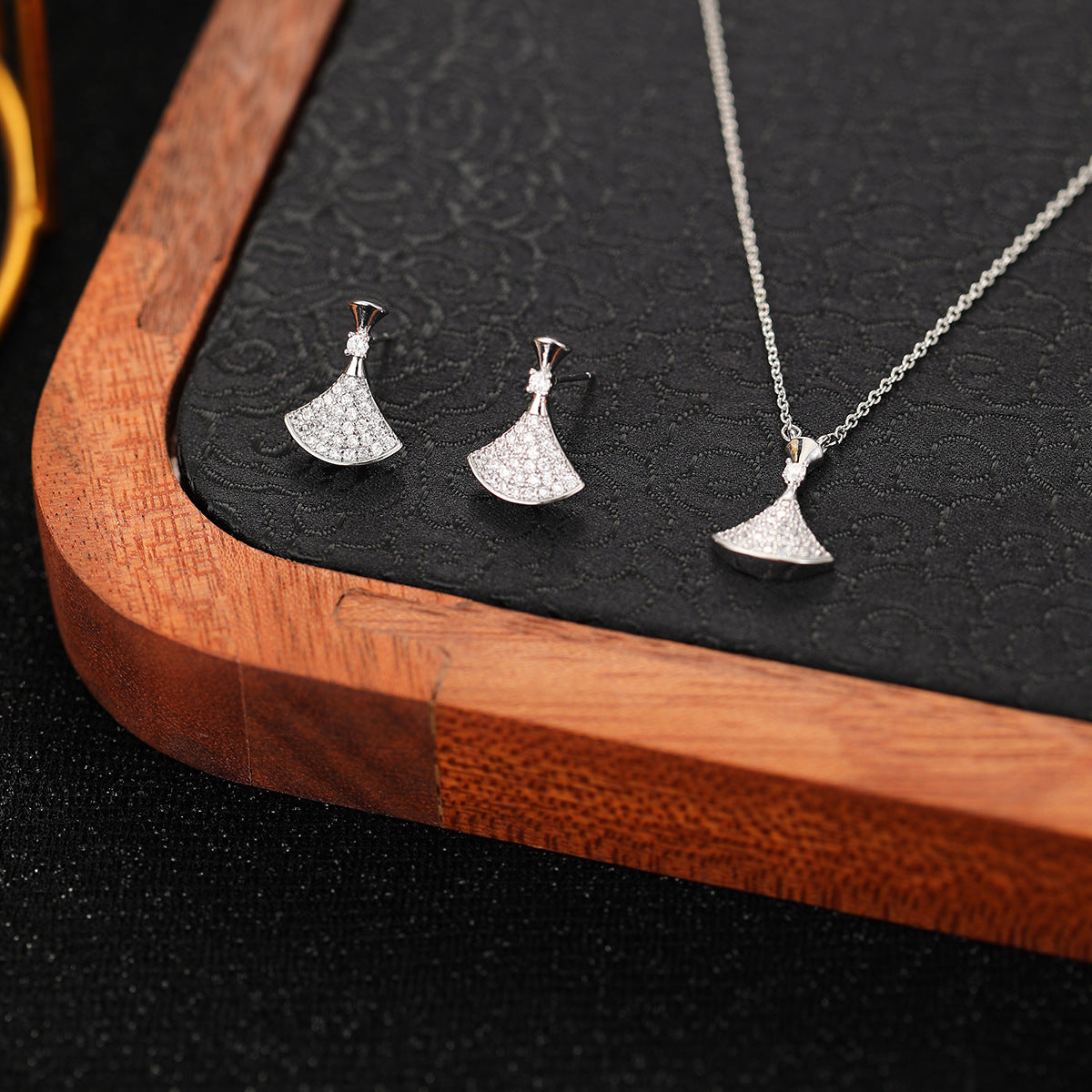 Glamorous Comfortable Two-piece Affordable Luxury Fashion Jewelry Set