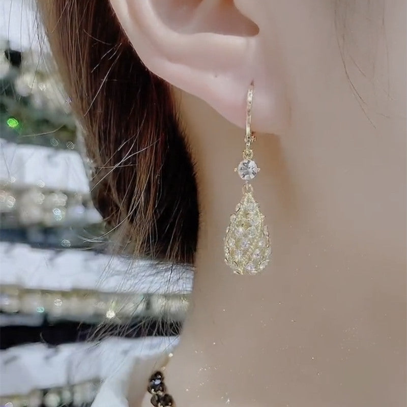 Women's Water Drop Niche Design Fashion Clips Elegant Light Earrings