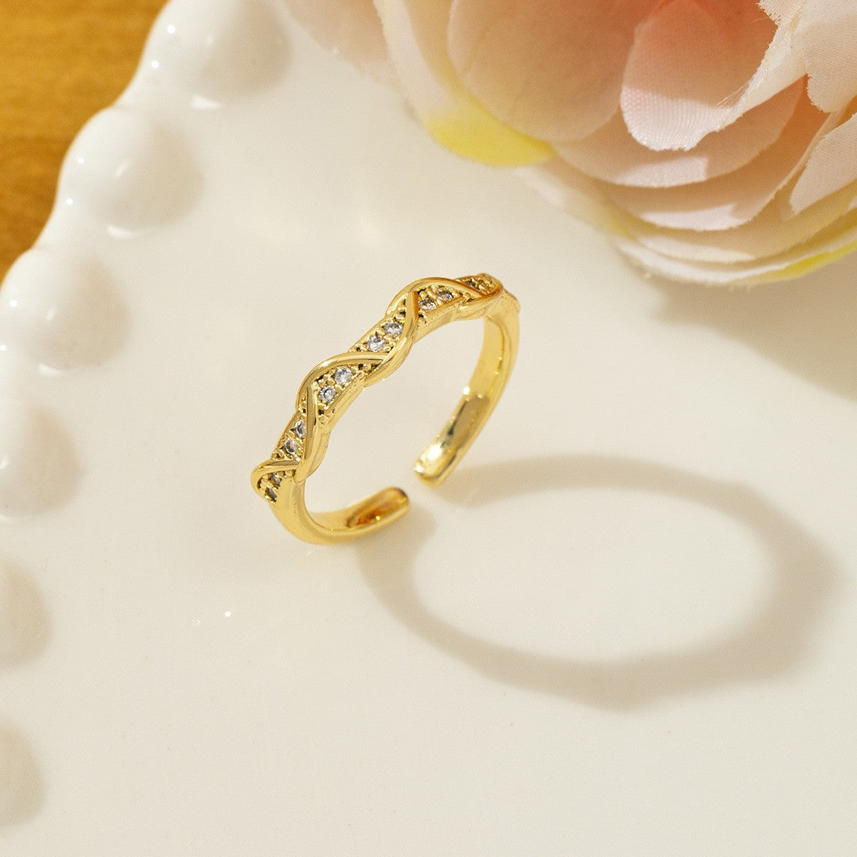 Luxury Cross Design Fashion Open High Sense Index Ring