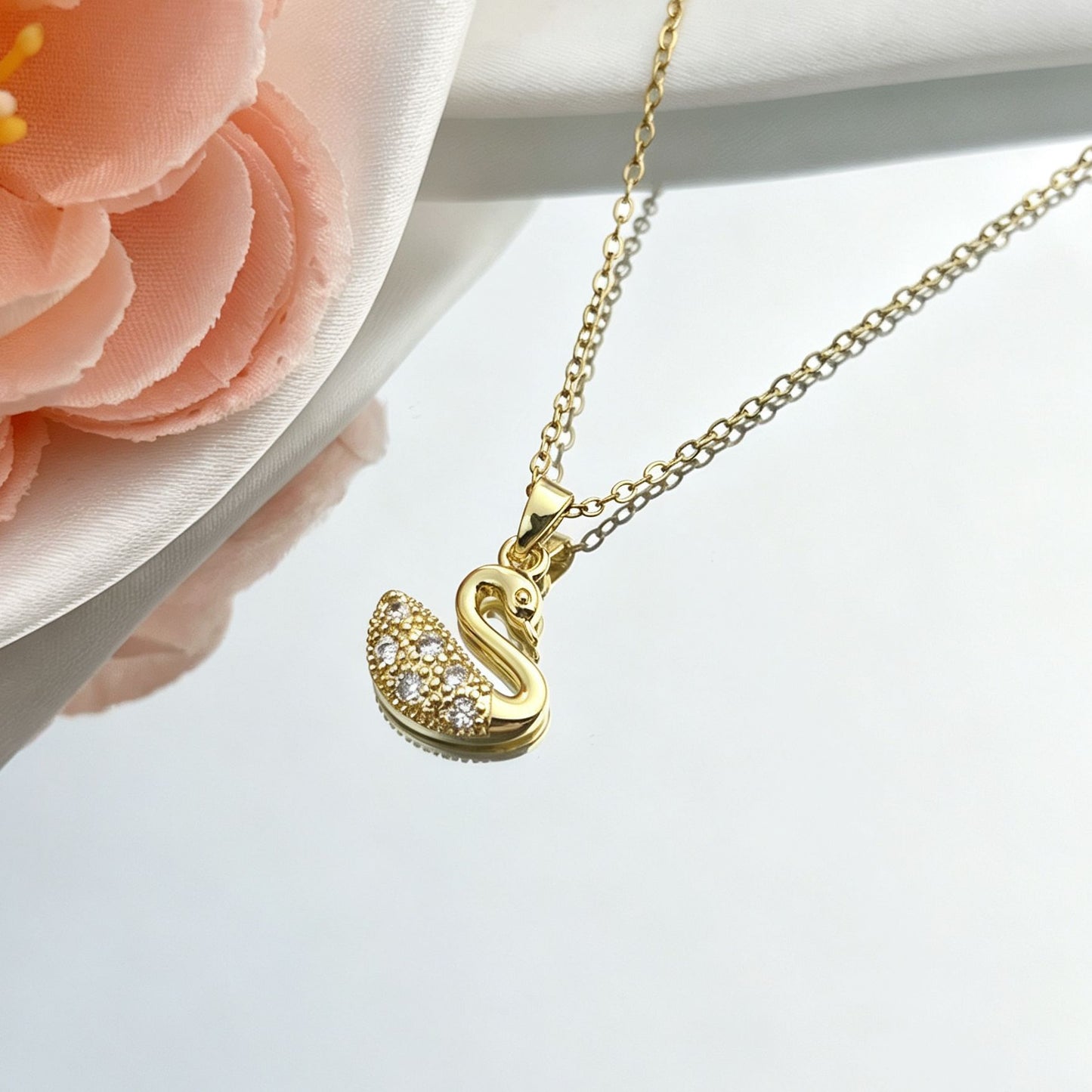 Women's Swan Light Luxury High-grade Clavicle Chain Elegant Necklace