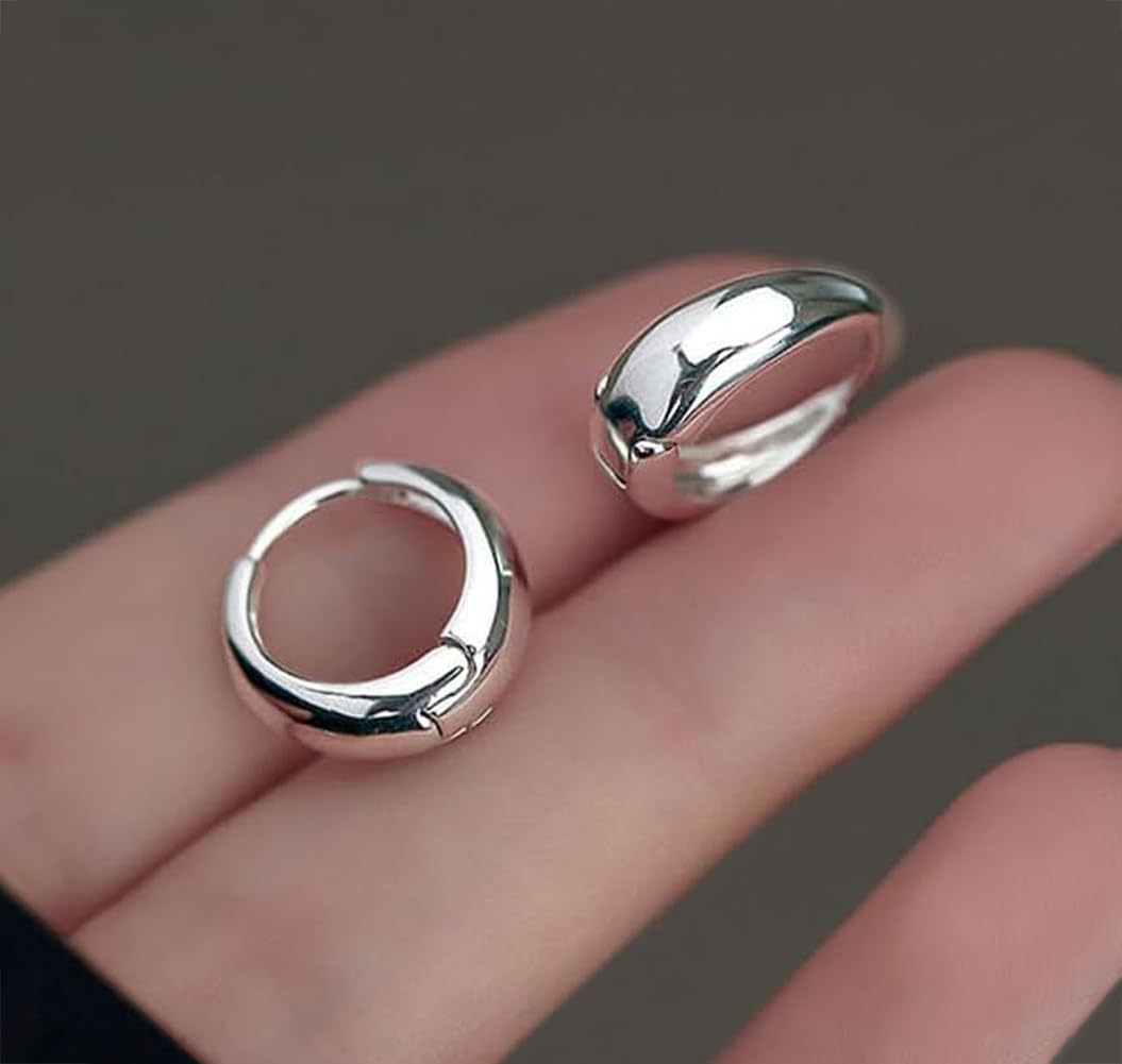 Women's Light Luxury High-grade Unique French Retro Glossy Clip Earrings