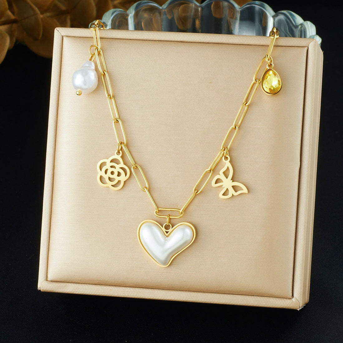 Steel Love Gold-plated Flowers Butterfly Imitation Necklaces