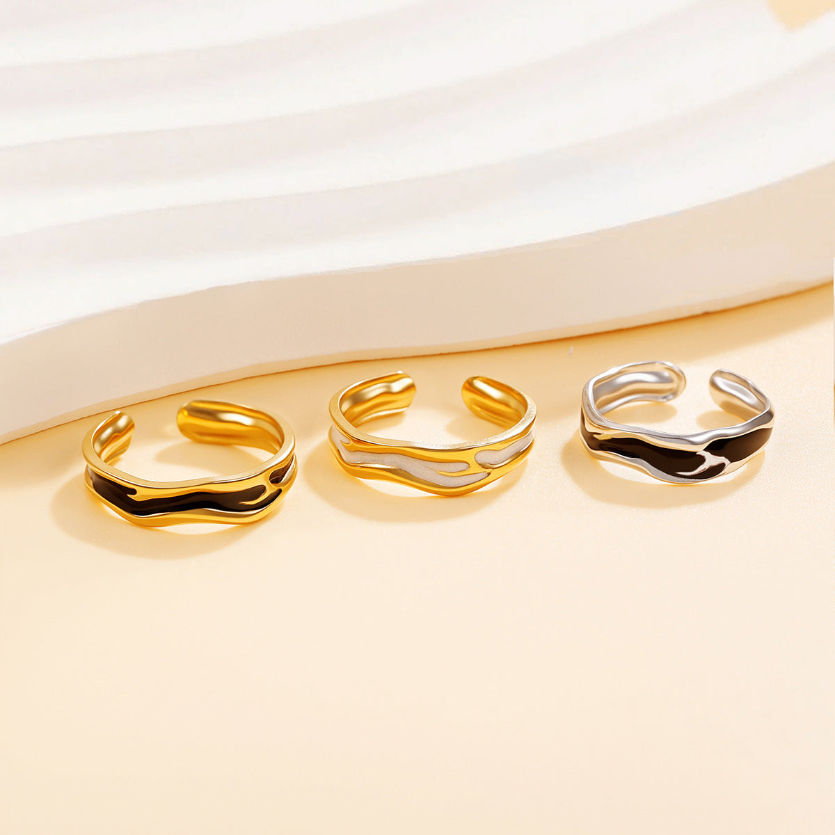 Baroque Narrow Black White Dripping Female Personality Rings