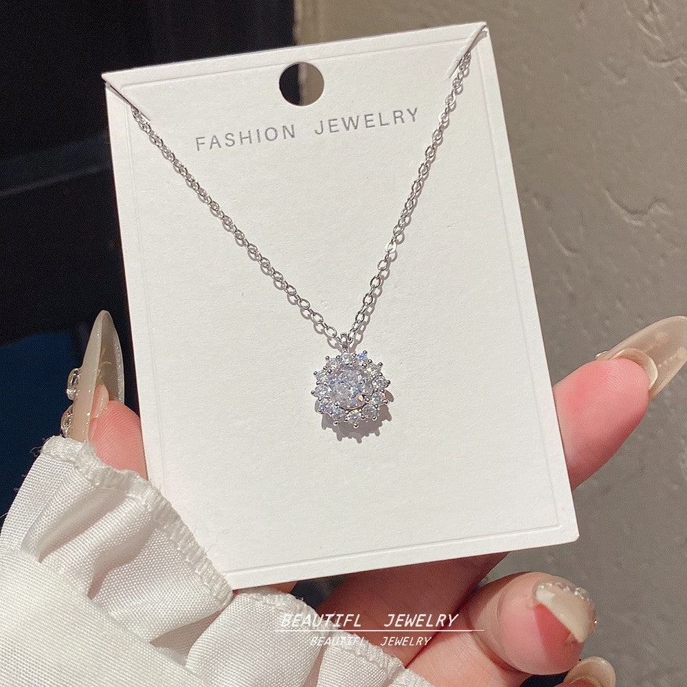 Women's Minority Simple Fashionable Elegant Zircon Clavicle Chain Titanium Steel Accessory Necklace