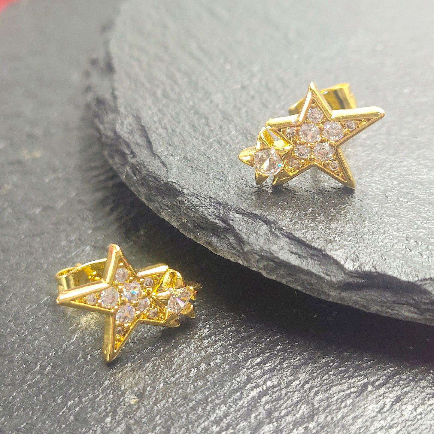 Gold-plated Zircon Niche High-grade Design Five-pointed Stud Earrings