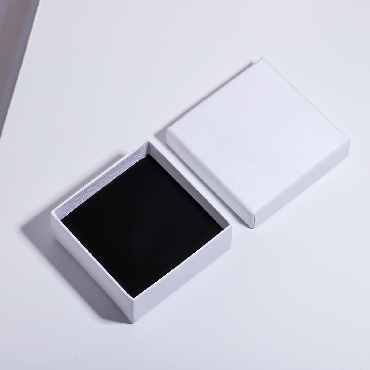 High Sense Box Paper Storage Gift Rings