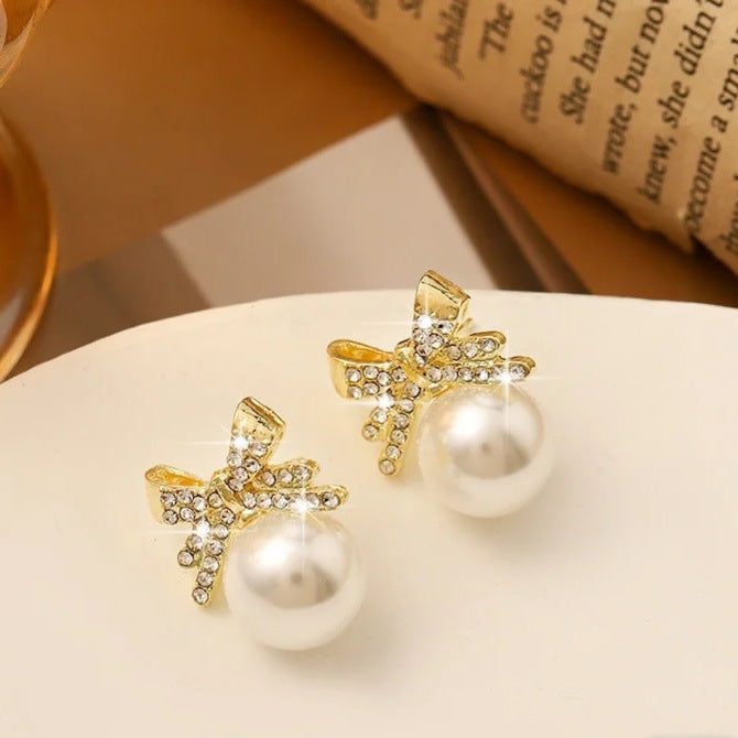 Diamond Bow Large Pearl Female Niche Design Fashion Exquisite Versatile Earrings