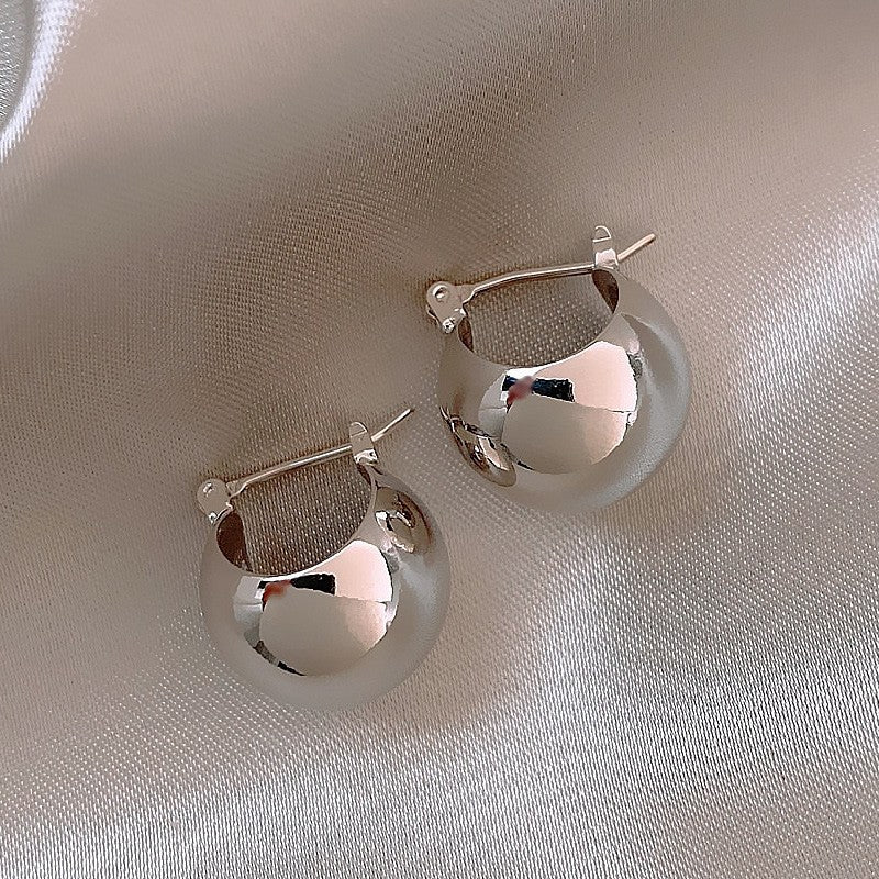 Sier Needle Metallic Hollow Flower Fishtail Pearl High-key Dignified Earrings