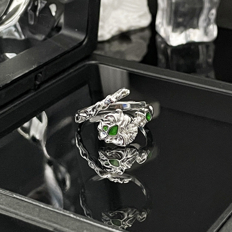 Women's High-grade Palace Style Hollow Brushed Vintage Rings