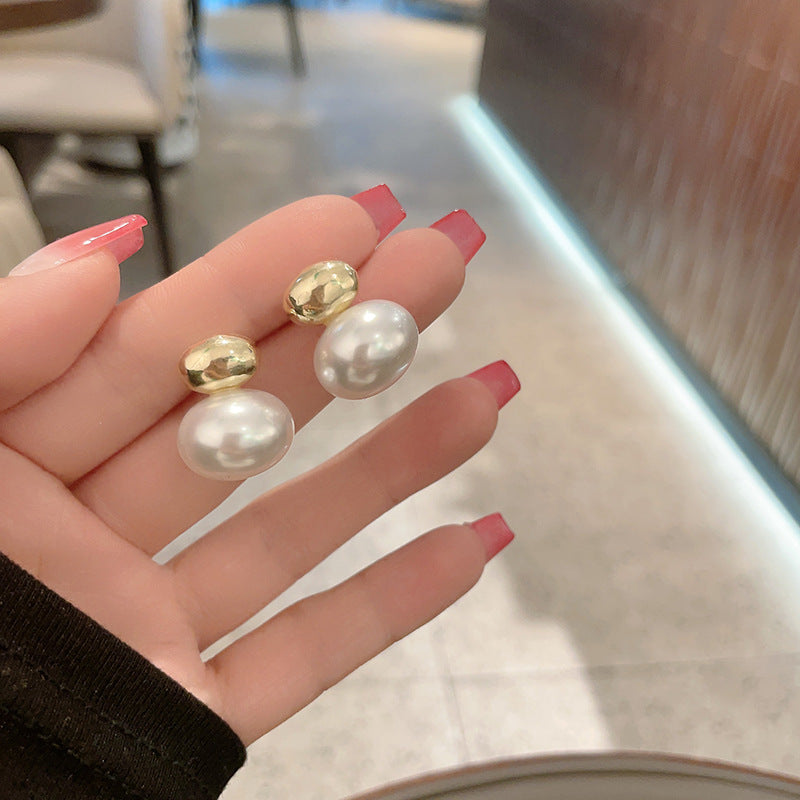Women's Sier Needle French Style Retro Design Oval Shell Pearl Stud Earrings
