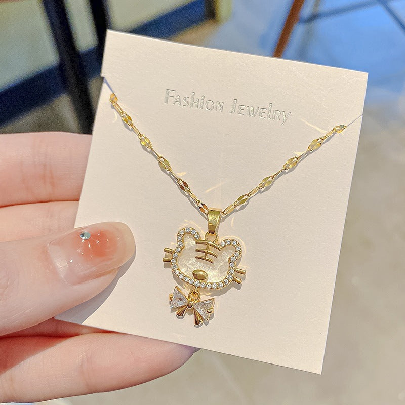 Women's Summer Fashion Heart For Design Simple Light Luxury Cold Style Necklaces