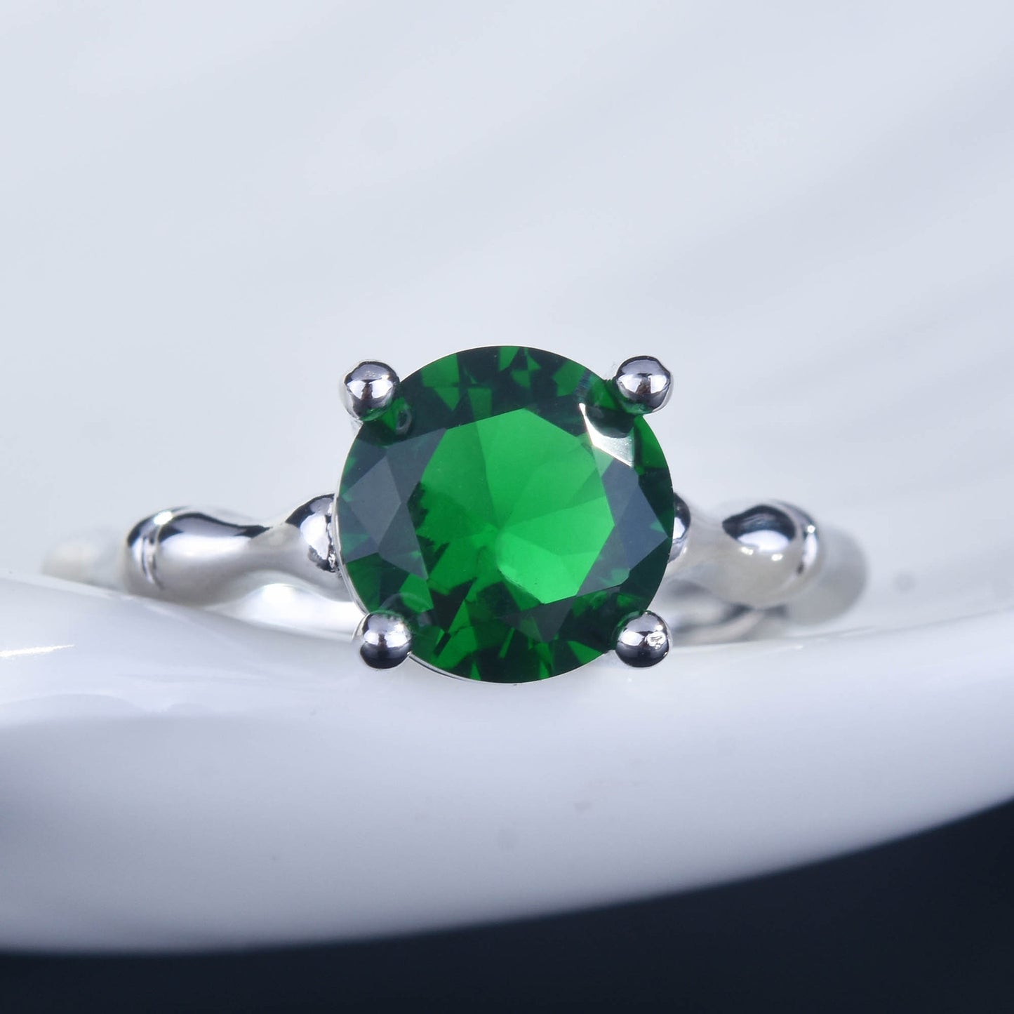 Women's Welfare Colored Gems Creative Bamboo Joint Simulation Emerald Ring