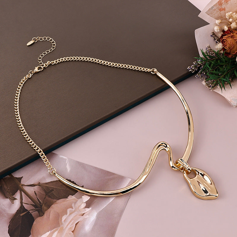 Lava Chain Hip Hop Cuban Link Irregular Personality Leaves Clavicle Necklace