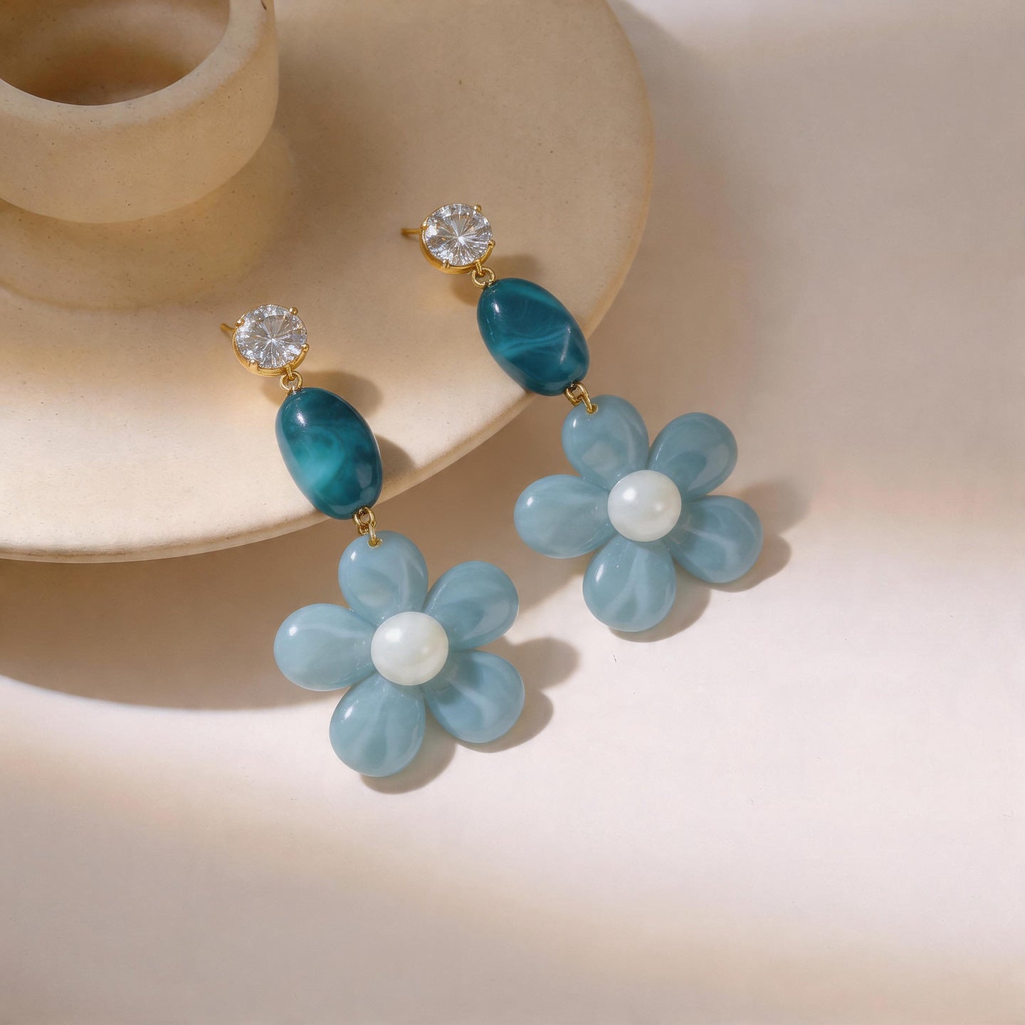 Needle Zircon Resin Flower Simple Fashion Sweet Fresh Light Luxury Rings