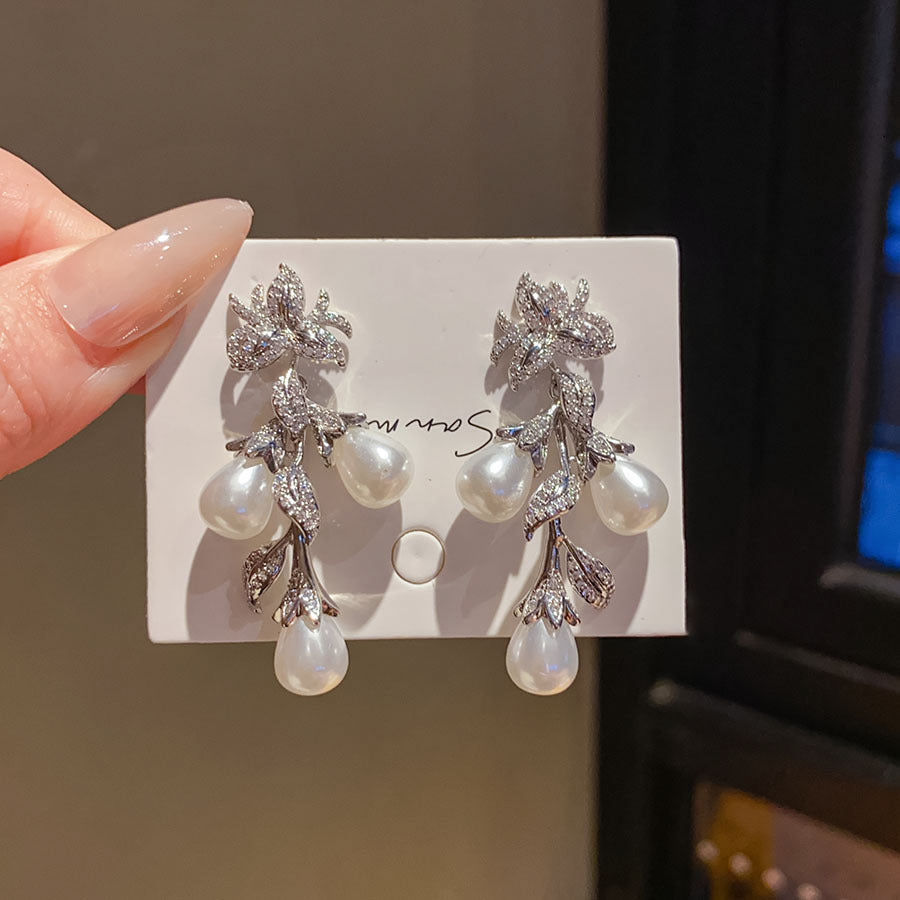 Women's Style Refined Zircon Flower Pearl Light Luxury High-grade Ear Earrings