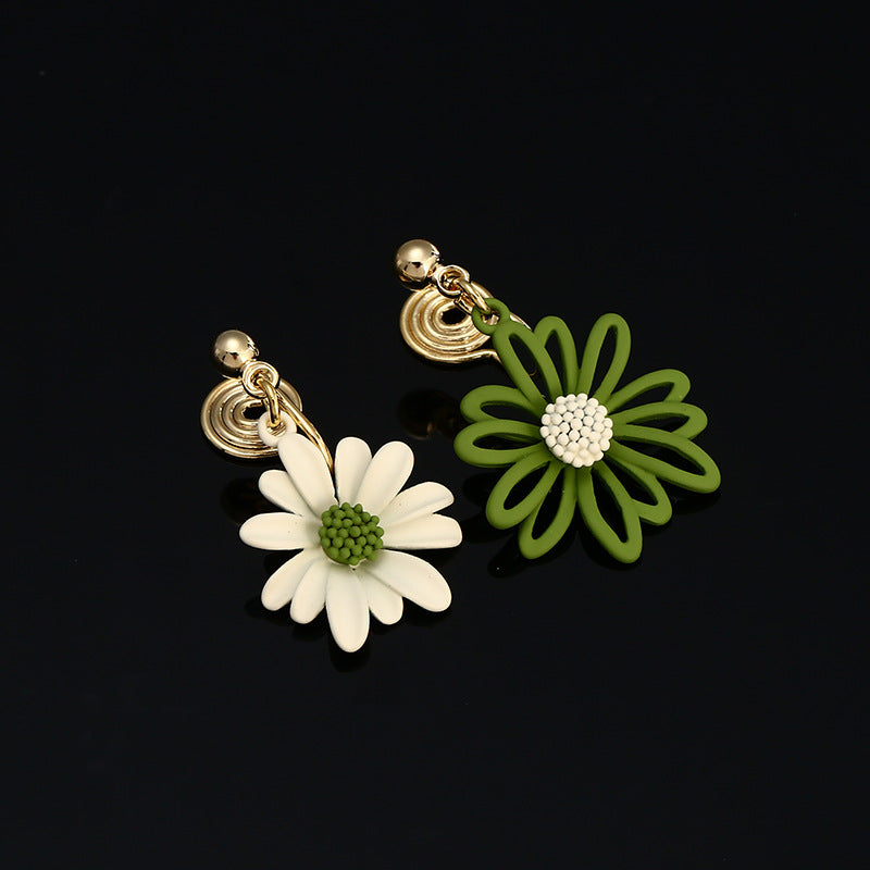 Asymmetric Mori Style Small Daisy Flower Mosquito Coil Earrings