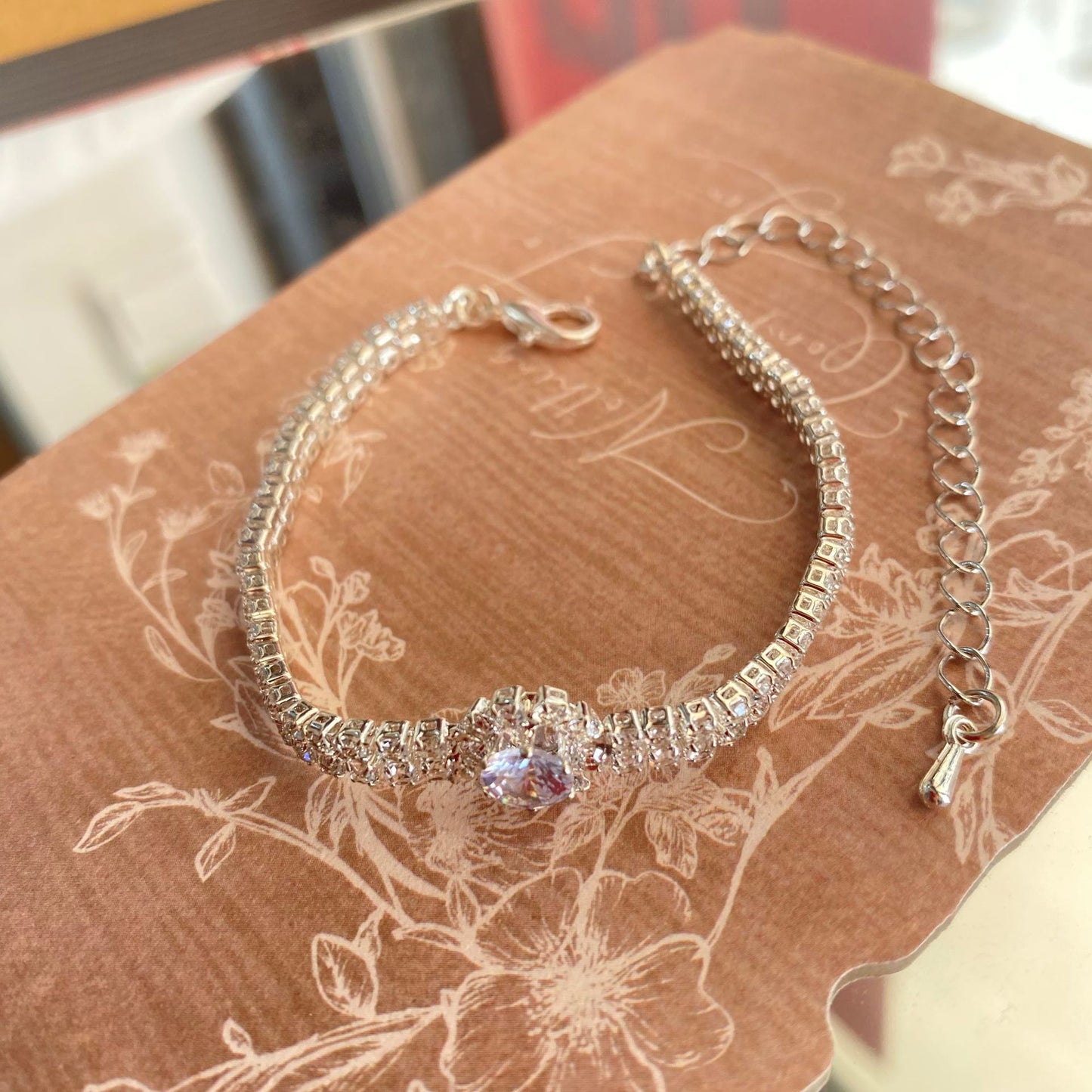Shining Full Diamond Alloy Female Niche Design Light Bracelet