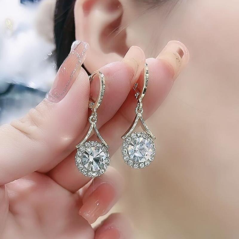 Korean Exquisite Small Diamond Super Flash Round Ear Clip Rings