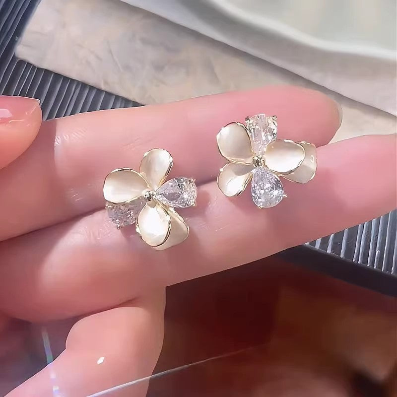 Women's Minority High-grade Micro Inlaid Zircon Flower Fashion Drop Skunk Rings