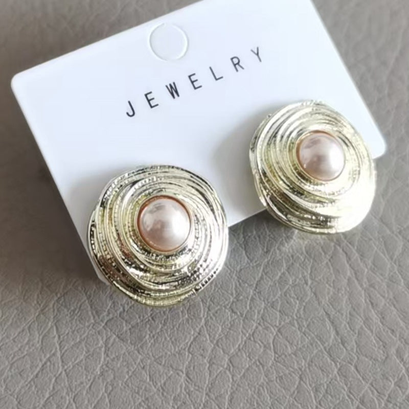 Fashionable Retro Winding Circle Pearl Sier Needle Earrings