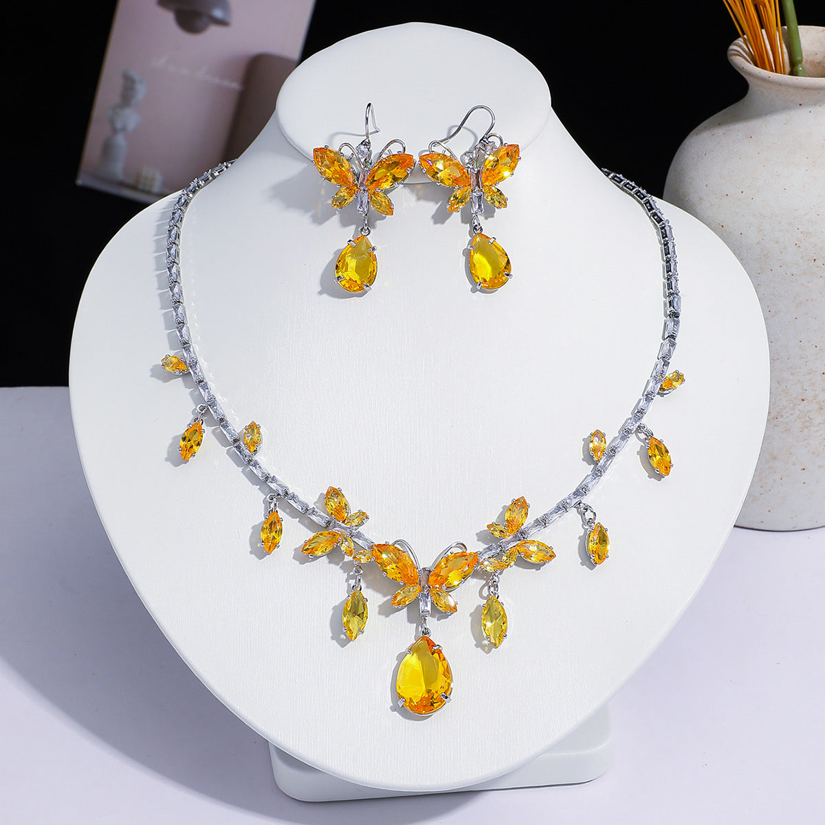 Fashion Trend Zircon Green Butterfly Tassel Necklace