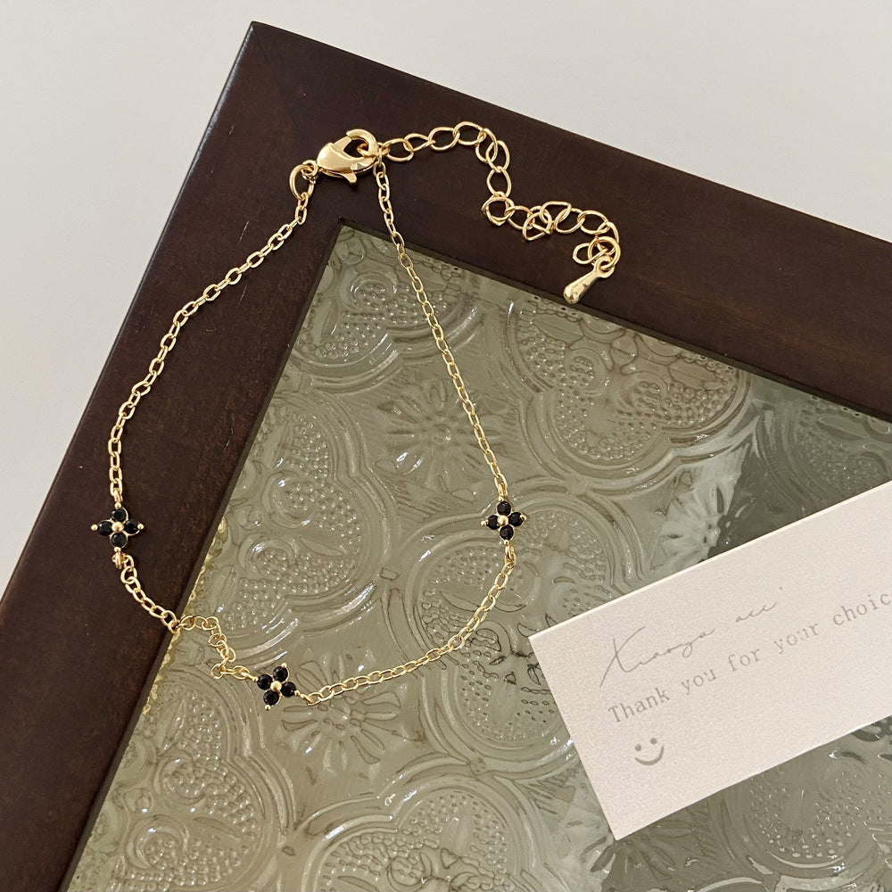 Women's Inlay Fritillary Four-leaf Flower Pull-out Light Luxury High-grade Bracelets