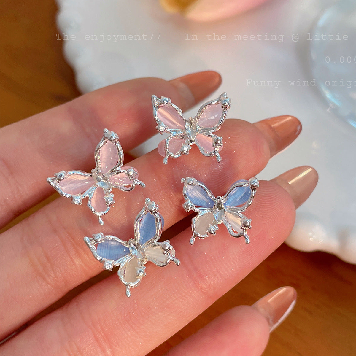Women's Double Layer Butterfly Style Light Luxury Three-dimensional Stud Earrings