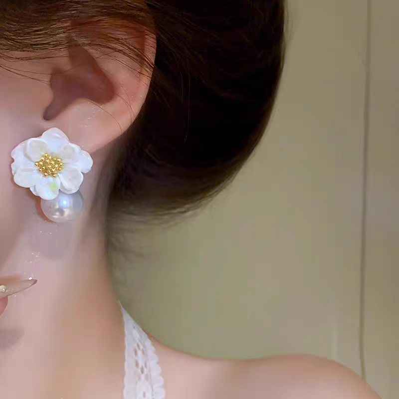 Fairy White Flower Pearl Niche Design Advanced French Entry Lux Rings