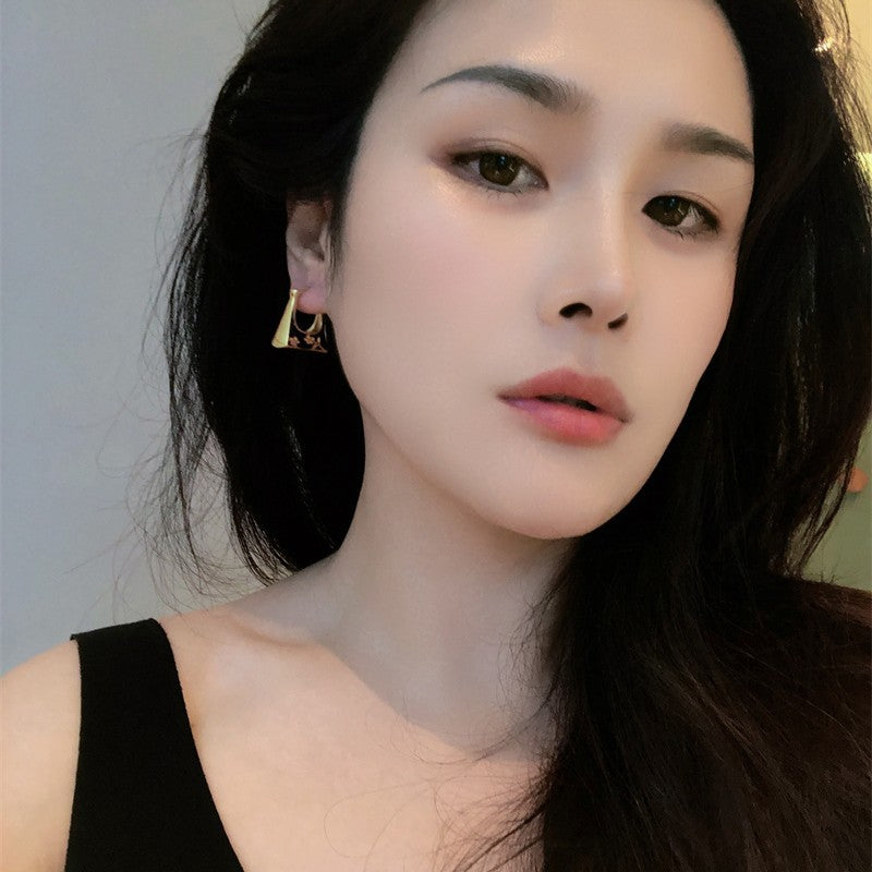 Cool Style Fashion Design Sense Ancient Gold Bag Clip Female Earrings